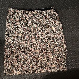 Abercrombie & Fitch Black and Pink Floral Pencil Skirt
